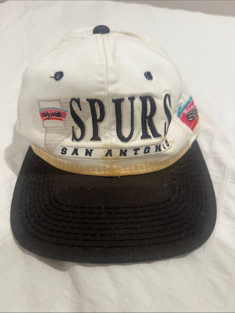 Pur San Antonio Spurs Two-Tone Embroidered Cap - White and Black